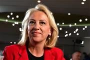 Αλλαγή σελίδας στον ΣΥΡΙΖΑ: Νέα πρόεδρος της ΚΟ η Δούρου, σε εξέλιξη η συνεδρίαση της ΚΕ - «Να αγαπάς την ευθύνη»