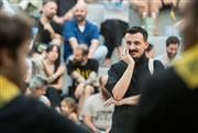 Πανηγύρια και τον χειμώνα; Πώς ένας χώρος στο Κουκάκι δείχνει τη βαθιά ανάγκη για ανθρώπινη επαφή και ρίζες