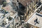 Αγωνία για τους πέντε αγνοούμενους μετά την έκρηξη στο κτίριο στην Πλάκα - Βρέθηκε η τσάντα μίας τουρίστριας