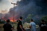 Πύρινος κλοιός σε όλη τη χώρα: 96 πυρκαγιές, 20 συλλήψεις για αμέλεια και «κόκκινος συναγερμός» για σήμερα