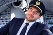 Flydubai: Ψάχνουν τυχόν τρομοκρατικές διασυνδέσεις του συγκυβερνήτη - Η προηγούμενη απόλυση και οι φωτογραφίες της Αλ Κάιντα