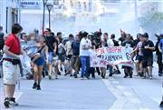 Άργος: Χημικά από τα ΜΑΤ και συγκρούσεις σώμα με σώμα στη συγκέντρωση για τον θάνατο του 20χρονου Θοδωρή
