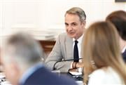 Το «ραντεβού» των γαλάζιων βουλευτών τη Δευτέρα: Τι θα περιλαμβάνει το… μενού - Ποια σήματα εκπέμπει ο Μητσοτάκης