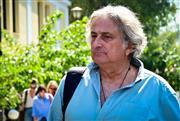 Θάνατος Μαζωνάκη: «Αυτό σημαίνει το “σε πήρα στο λαιμό μου”…»  - Τι υποστηρίζει ο υπνοθεραπευτής για τα μηνύματα στη γιατρό