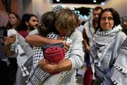 «Μας χτύπησαν με ηλεκτροσόκ - Η πιο βάρβαρη εμπειρία της ζωής μου»: Σοκάρει Έλληνας ακτιβιστής
