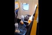 Τρόμος σε πτήση της Ryanair: «Κεφάλι, αυχένας και ώμοι ήταν έξω από το παράθυρο»