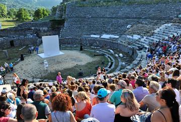 article square background image