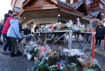 article square background image