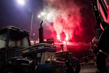 article square background image