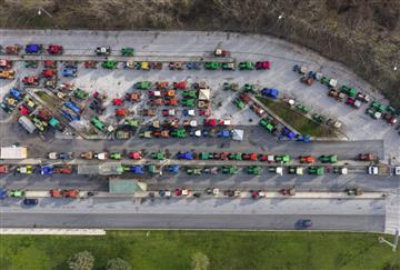 article square background image