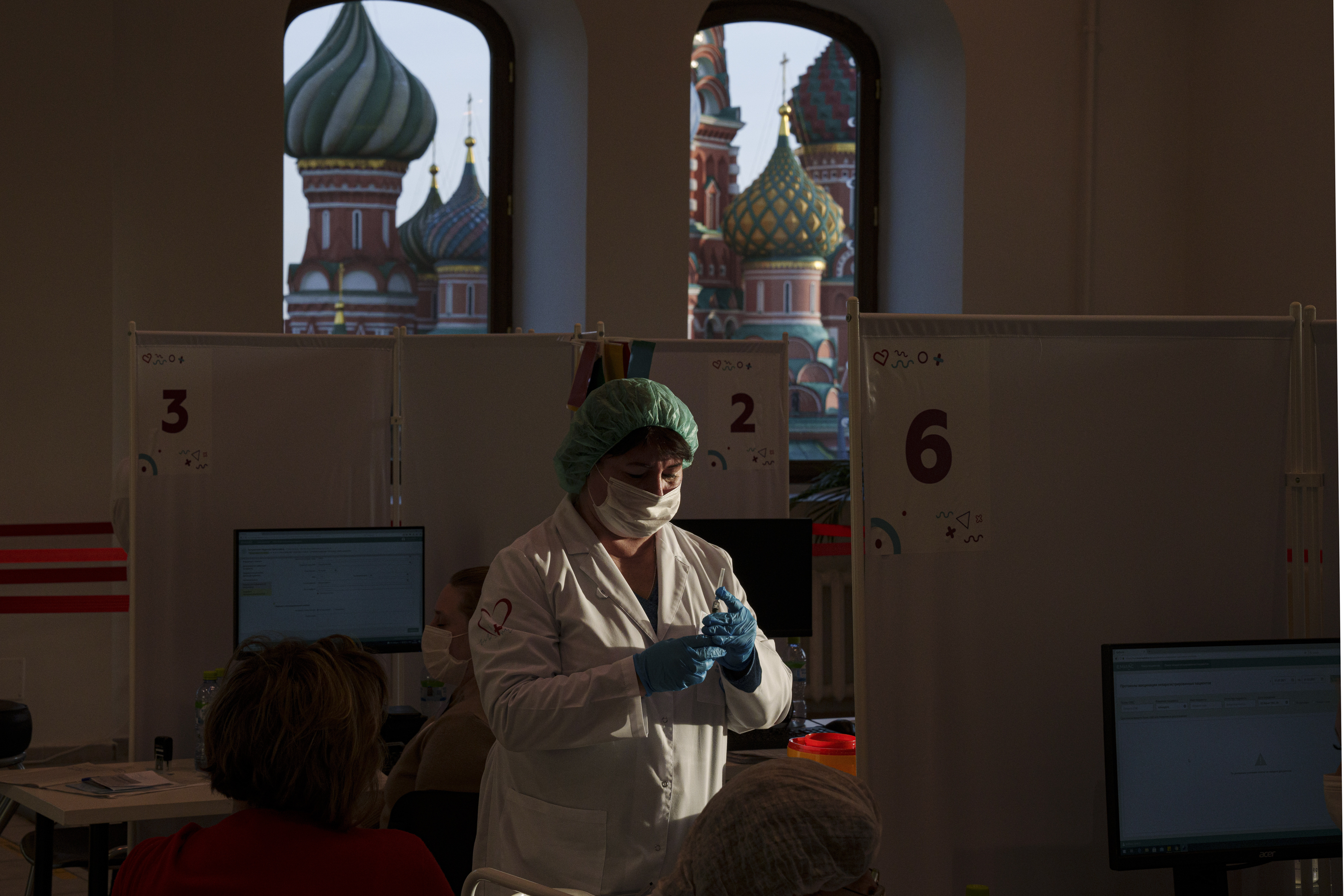 Στη Ρωσία έχουν διαταχτεί εμβολιασμοί, αλλά./  copyright AP PHOTOS