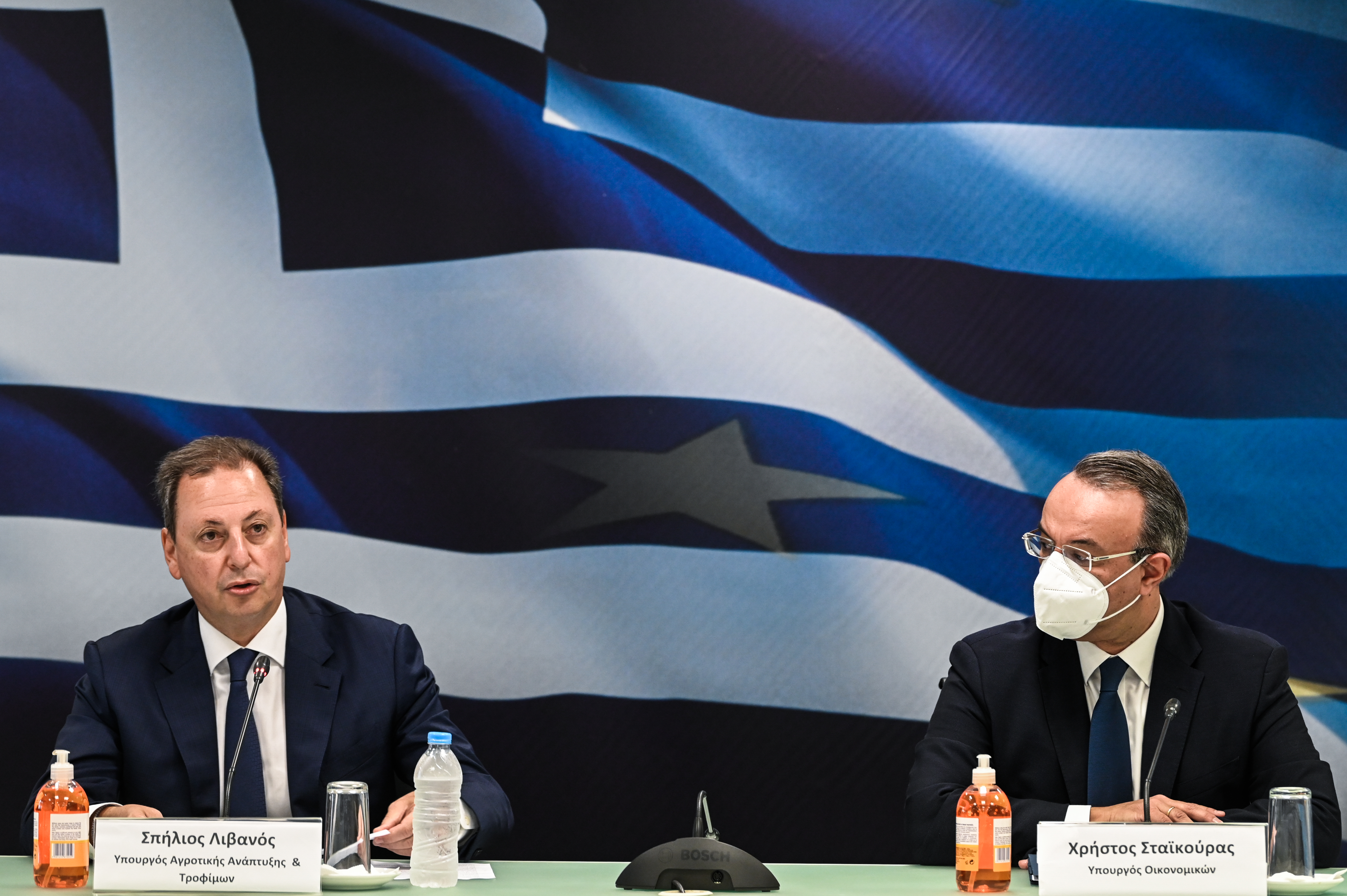 Σπήλιος Λιβανός - Χρήστος Σταϊκούρας Σπήλιος Λιβανός - Χρήστος Σταϊκούρας