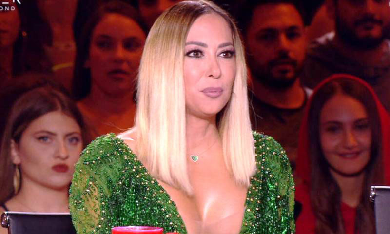 dekolte_aslanidou.jpg dekolte_aslanidou.jpg