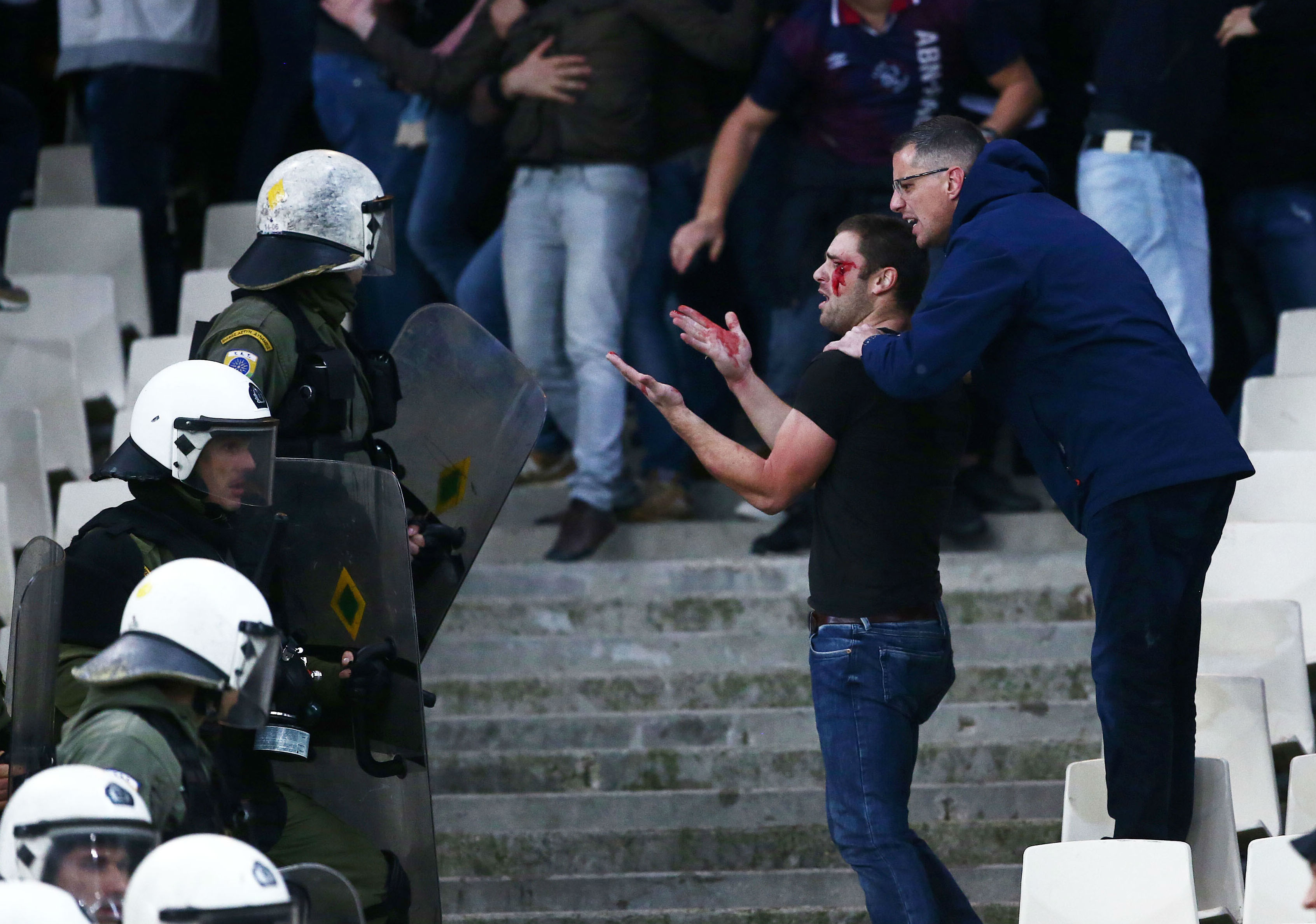 ΑΕΚ - Άγιαξ επεισόδια