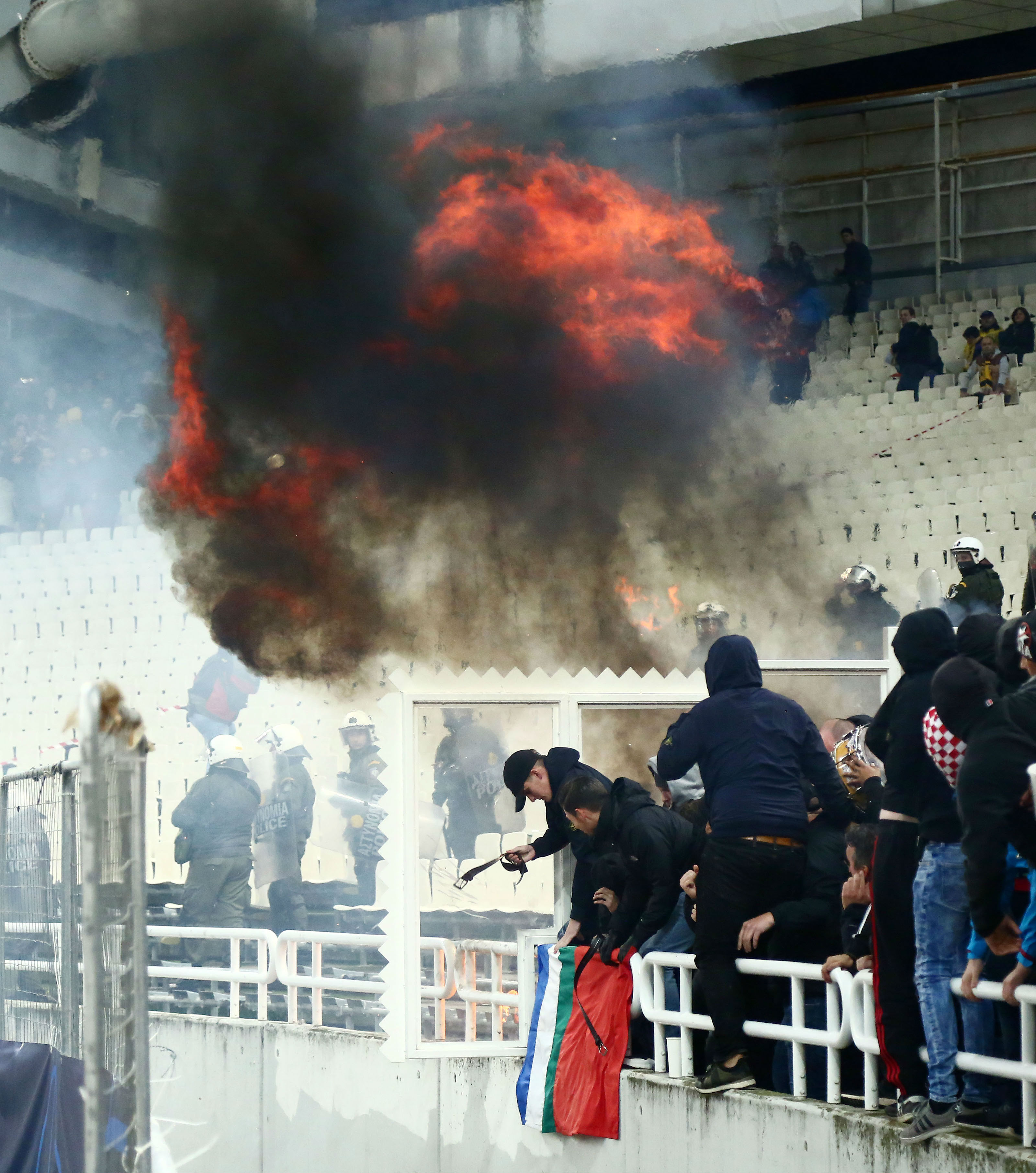 ΑΕΚ - Άγιαξ επεισόδια