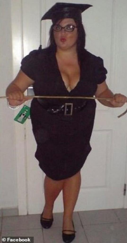 kathigitria_agglia_2411_1-537x1024.jpg kathigitria_agglia_2411_1-537x1024.jpg