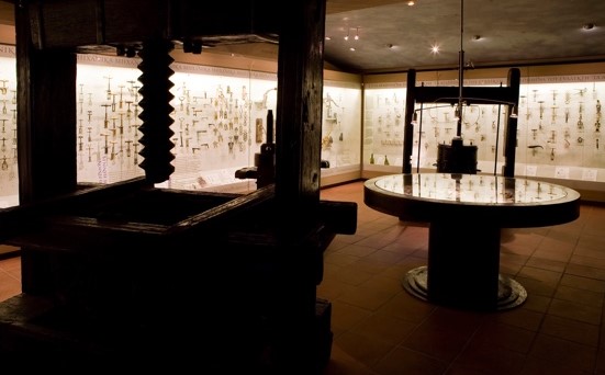 philosophy_4_5.jpg philosophy_4_5.jpg