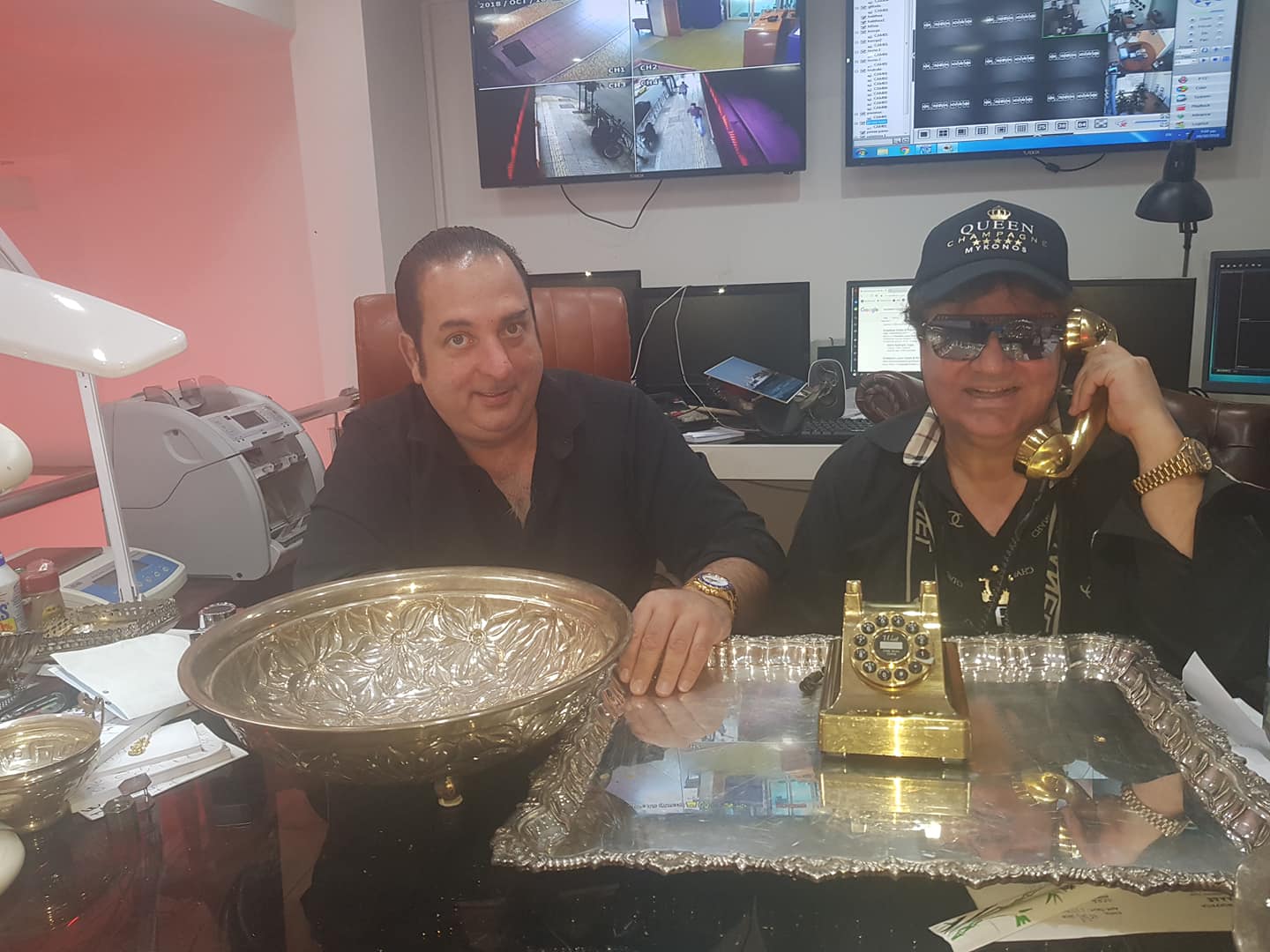 Ριχάρδος, Ρέβης (Facebook) Ριχάρδος, Ρέβης