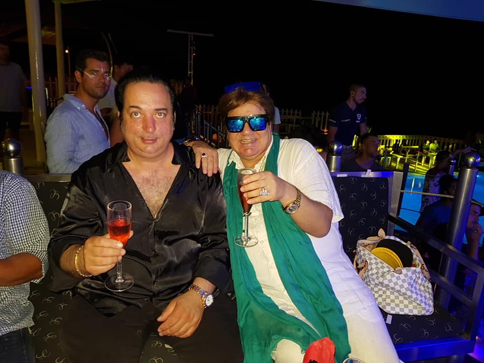 Ριχάρδος, Ρέβης (Facebook) Ριχάρδος, Ρέβης (Facebook)