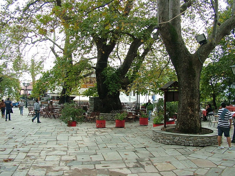 800px-portariasquare.jpg 800px-portariasquare.jpg