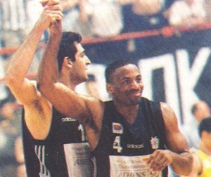 demps.jpg Ο Ντεμπς με τον Γιάννη Γιαννούλη