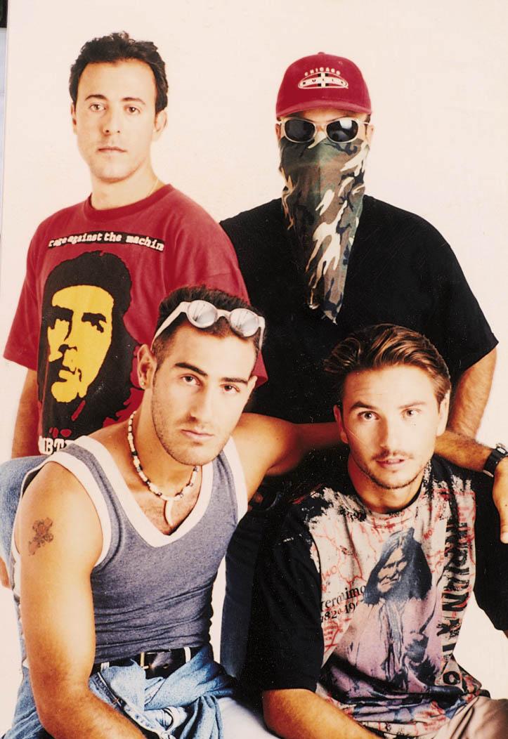 Κανάκης, Παραράς, comfuzio Κανάκης, Παραράς, comfuzio