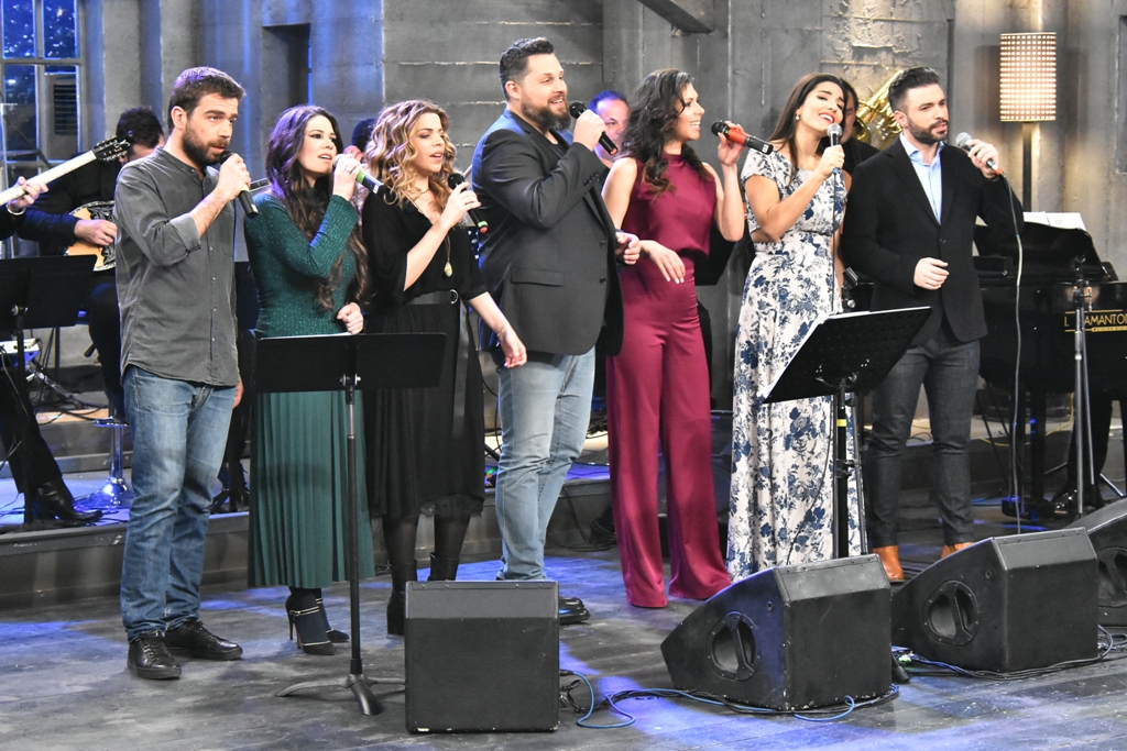 Στην υγειά μας ρε παιδιά Στην υγειά μας ρε παιδιά