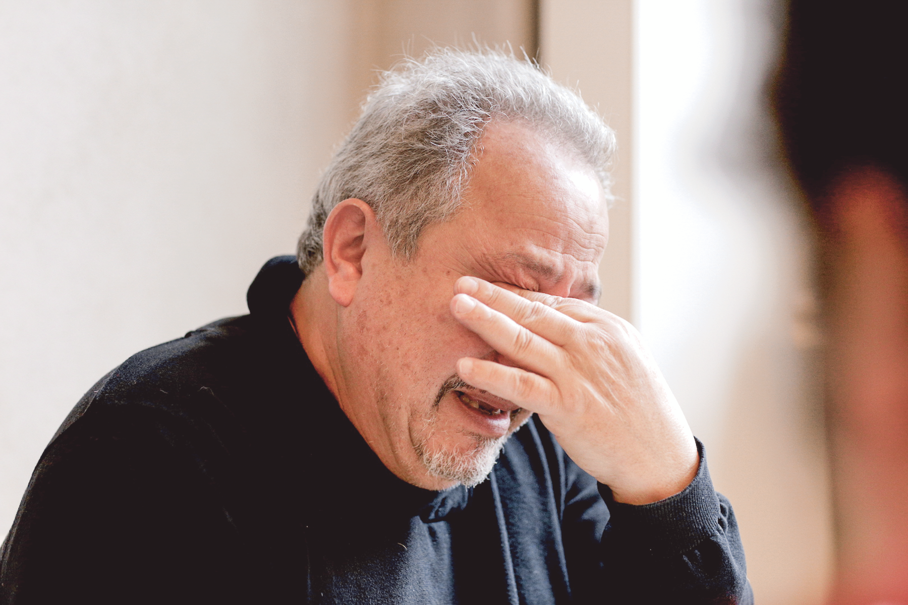 Συγκινηµένος ο Ντάριο Πρεσόφ διηγείται το τραύµα της µητέρας του από όσα έζησε στο Αουσβιτς