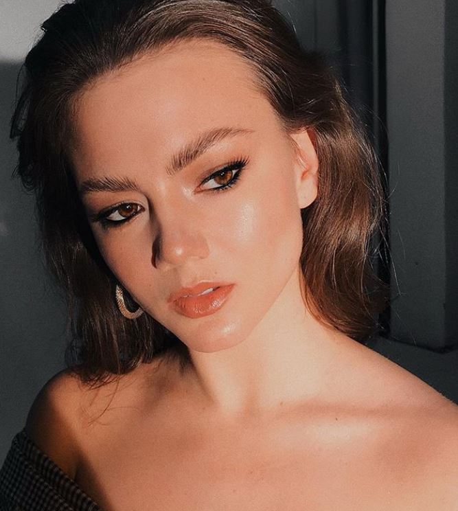 Πολίνα Γκλεν Πολίνα Γκλεν