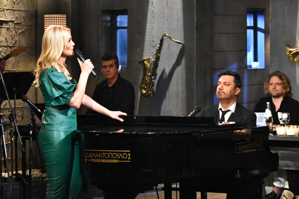 Στην υγεία μας ρε παιδιά Στην υγεία μας ρε παιδιά