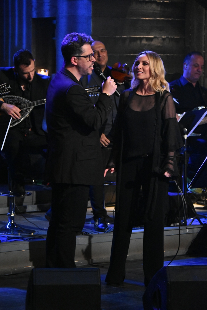 Στην υγεία μας ρε παιδιά Στην υγεία μας ρε παιδιά