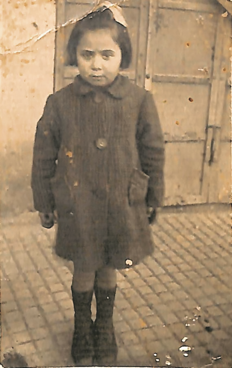 Η Ελένη Πασαχίδου, η οποία φιλοξενήθηκε στην Κοζάνη από την οικογένεια του ∆ηµήτρη Φόρη