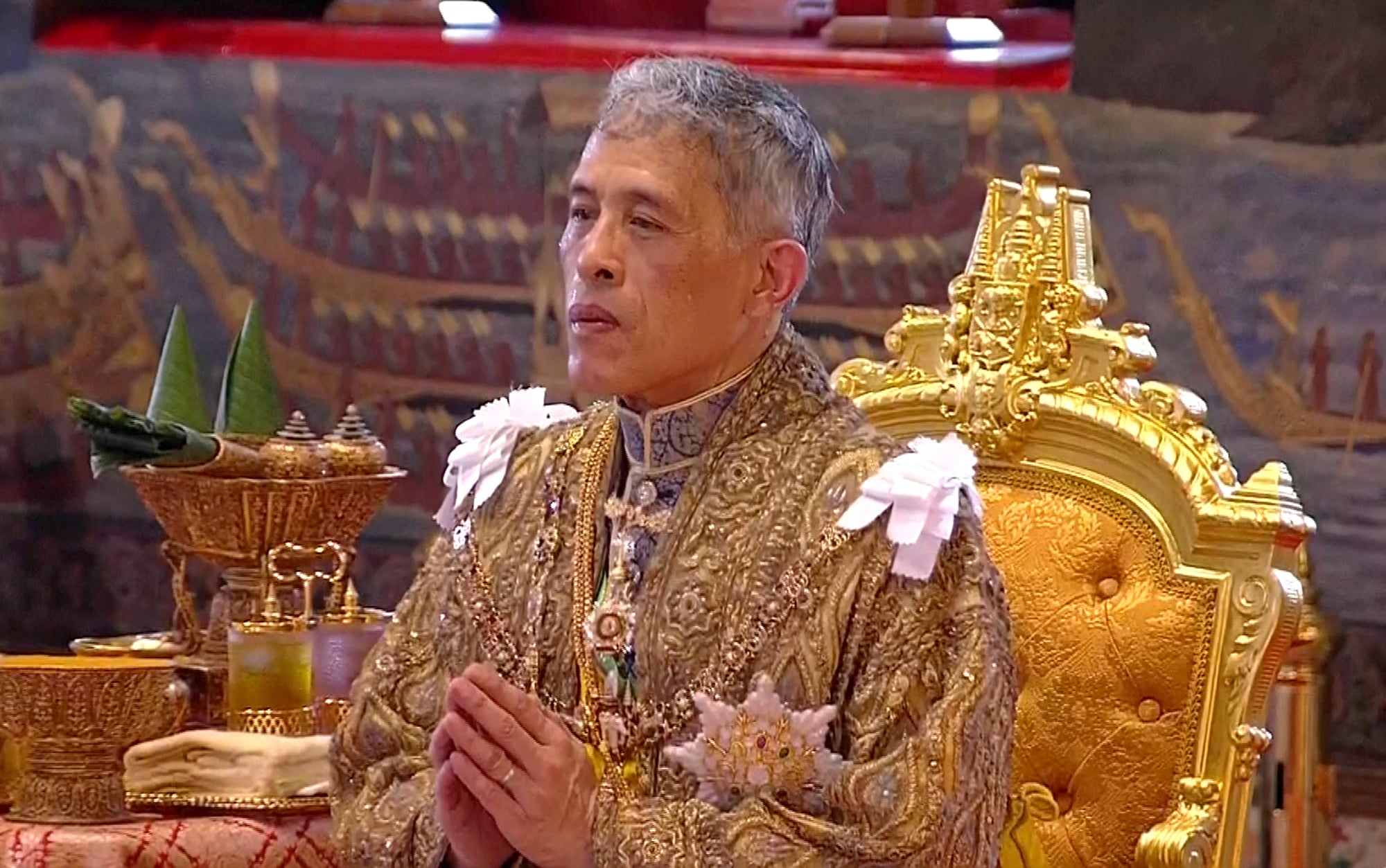 Μάχα Βαγιραλονγκόρν (AP images) batziralongkorn_tailand.jpg