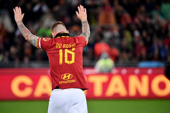 de_rossi-5.jpg de_rossi-5.jpg