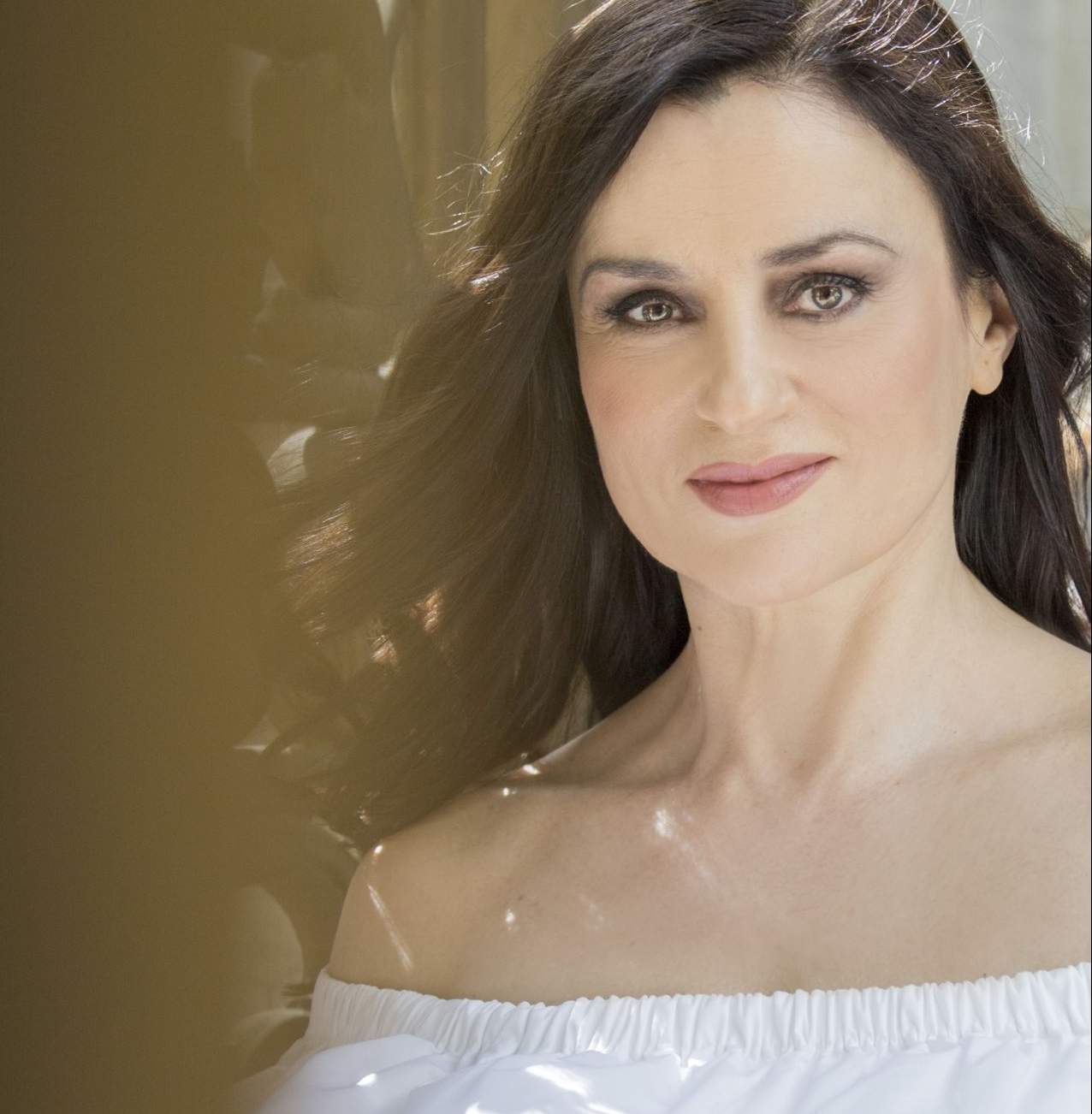 karyofyllia-karampeti.jpg karyofyllia-karampeti.jpg