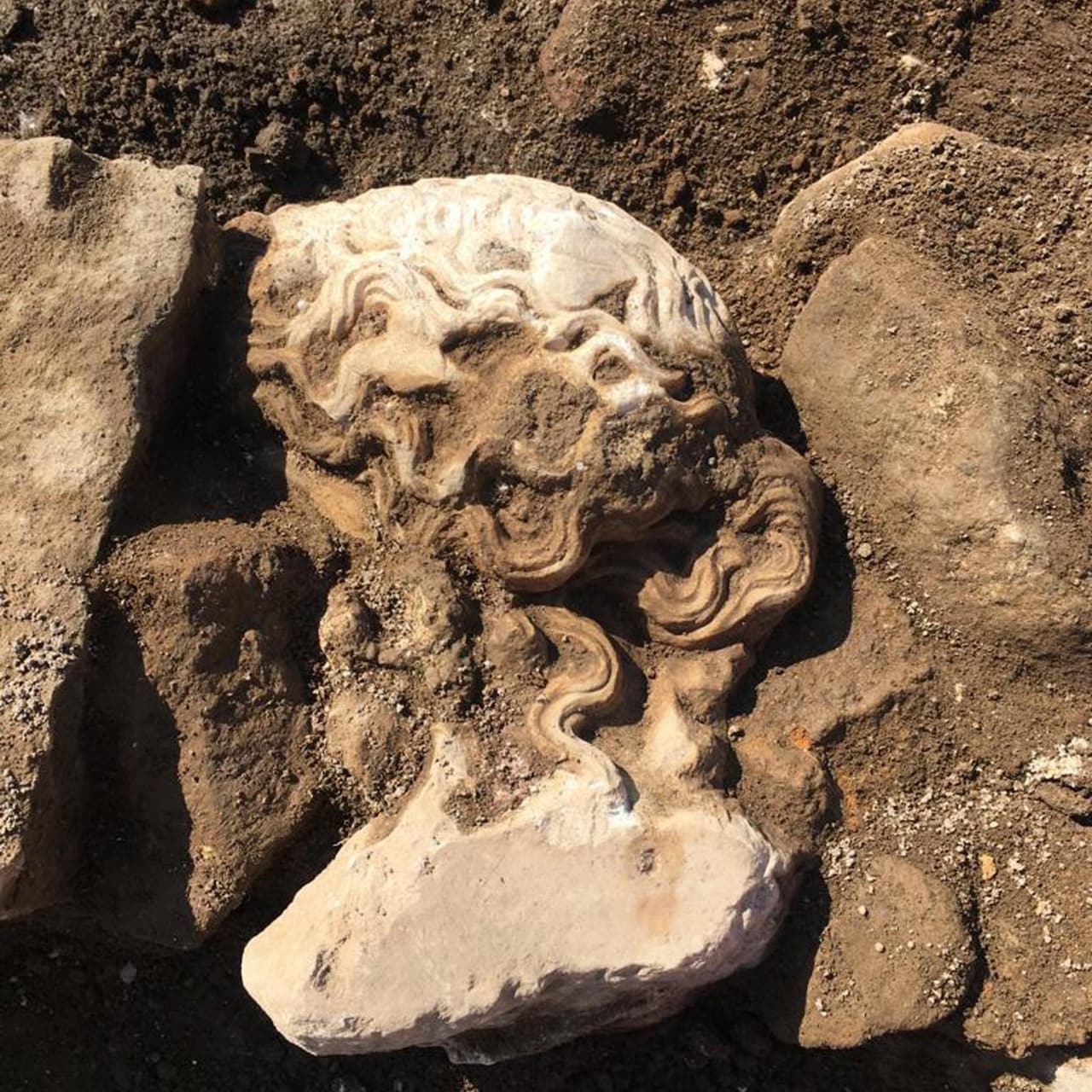 kefali-dionisos-2-.jpeg kefali-dionisos-2-.jpeg