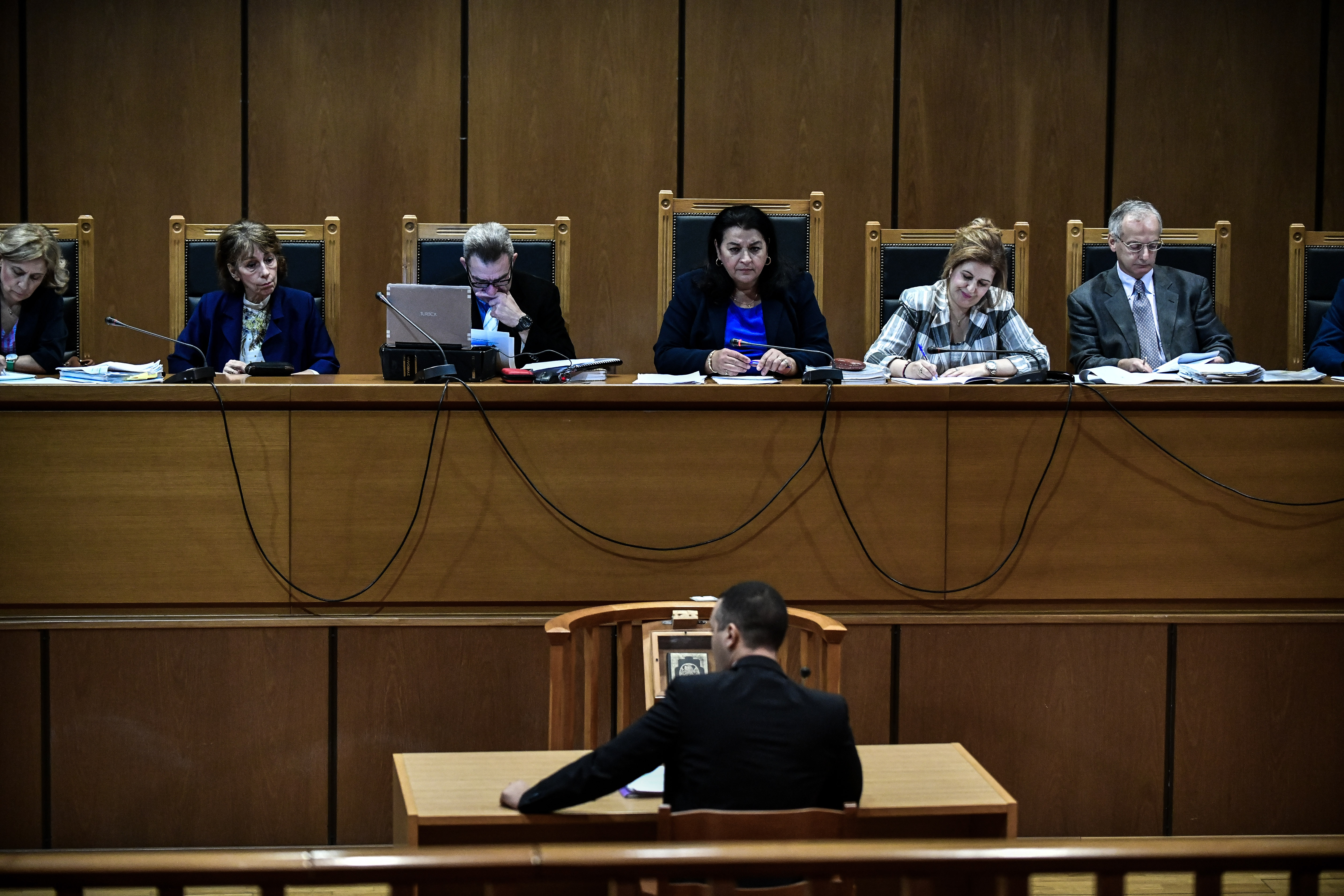 Ο Ηλίας Κασιδιάρης στη δίκη της ΧΑ