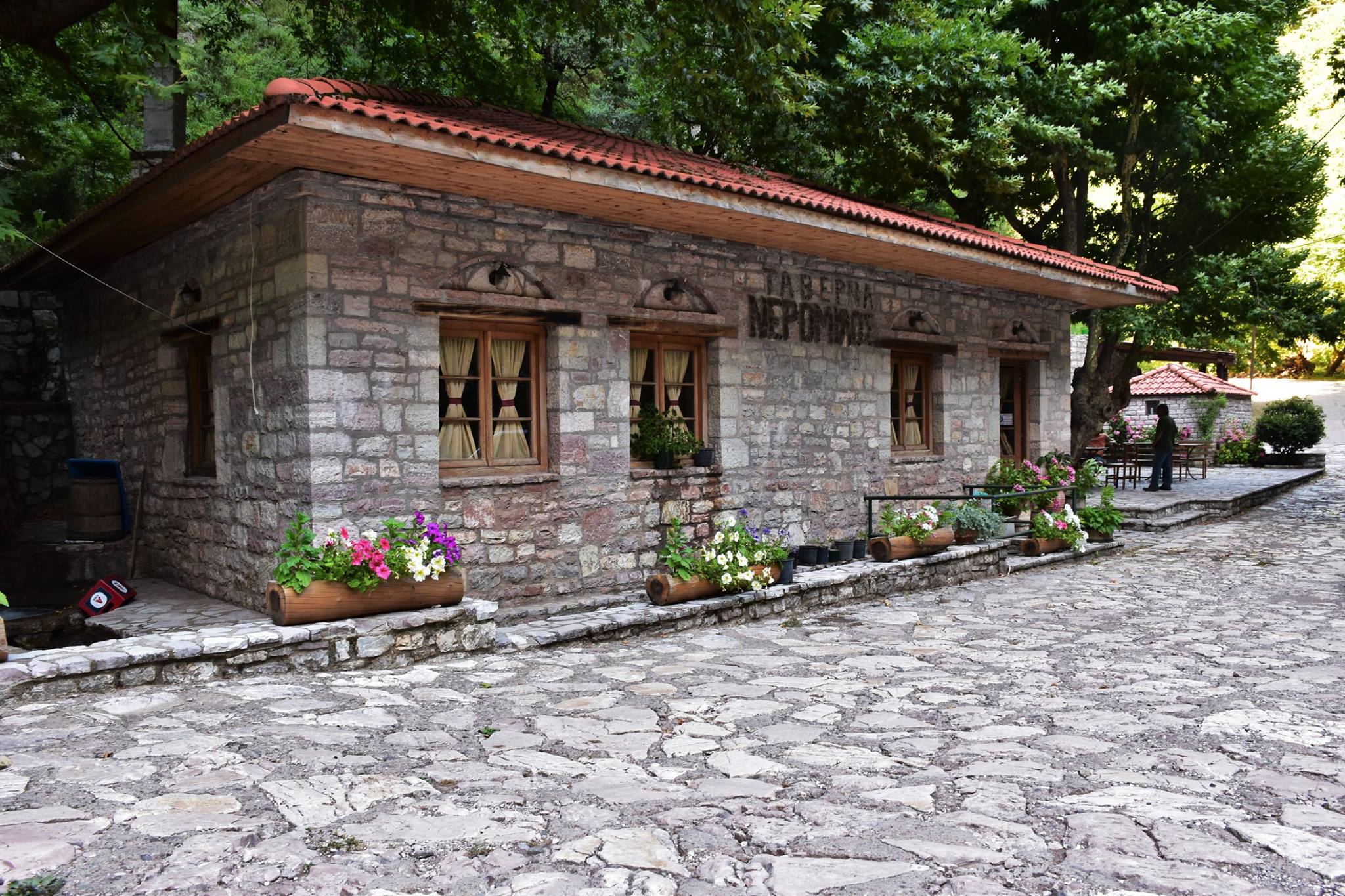 neromylos.jpg neromylos.jpg