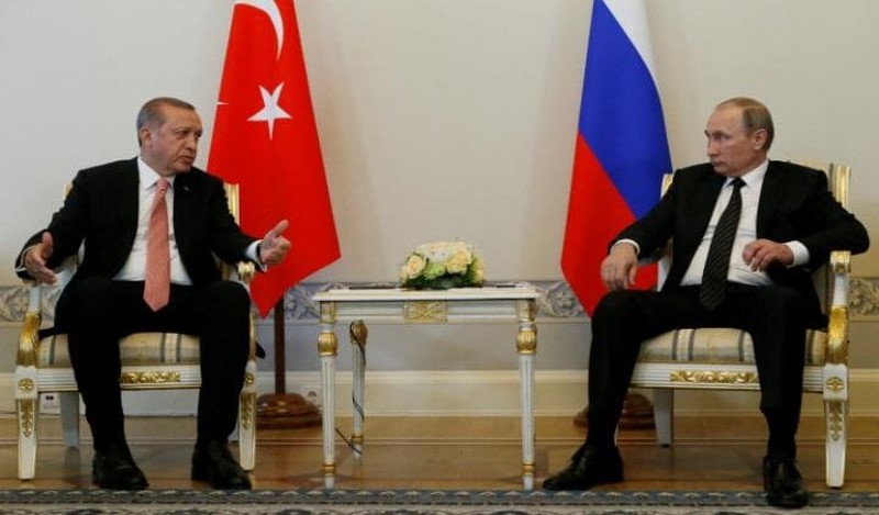 Λυκοφιλίες Ερντογάν-Πούτιν. Παρά την οικονομική συνεργασία, στα γεωπολιτικά οι διαφορές είναι μεγάλες
