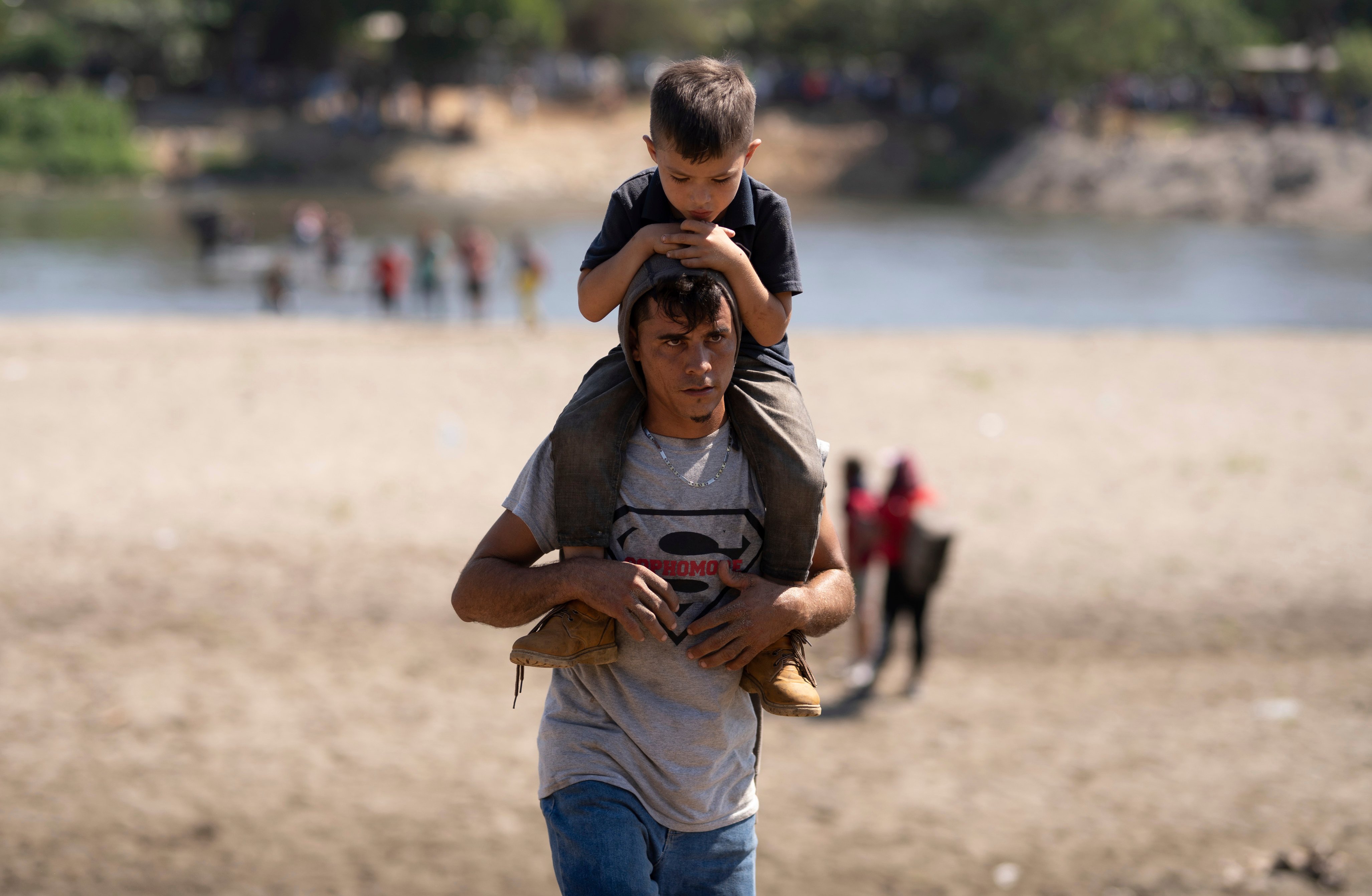 ap_20020743965377.jpg ap_20020743965377.jpg