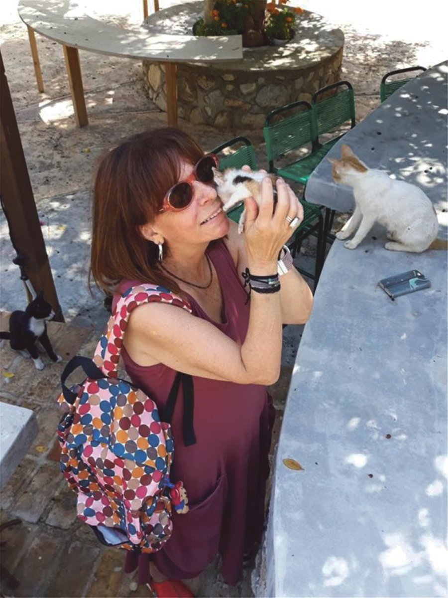 Η κυρία Σακελλαροπούλου είναι φιλόζωη, µε ιδιαίτερη αδυναµία στις γάτες