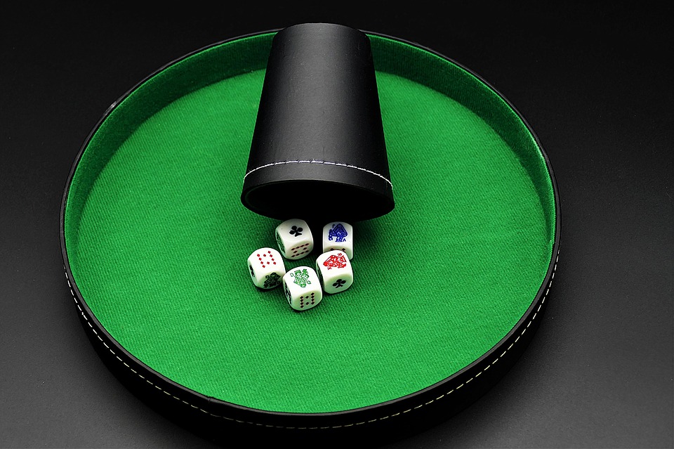 roll-the-dice-3891477_960_720.jpg