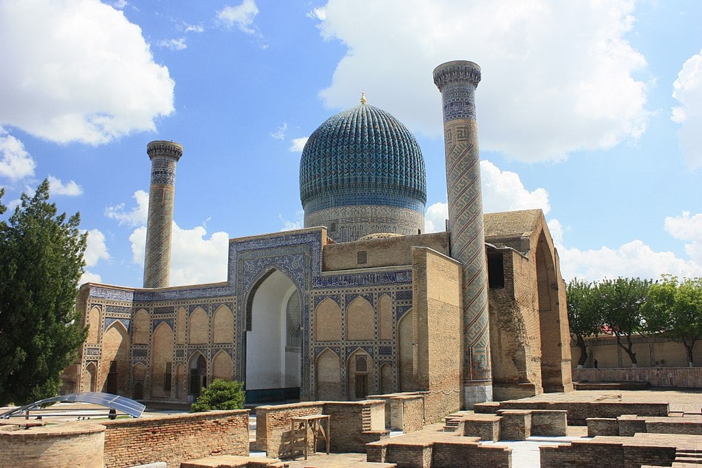 1024px-shrineofamirtimur.jpg