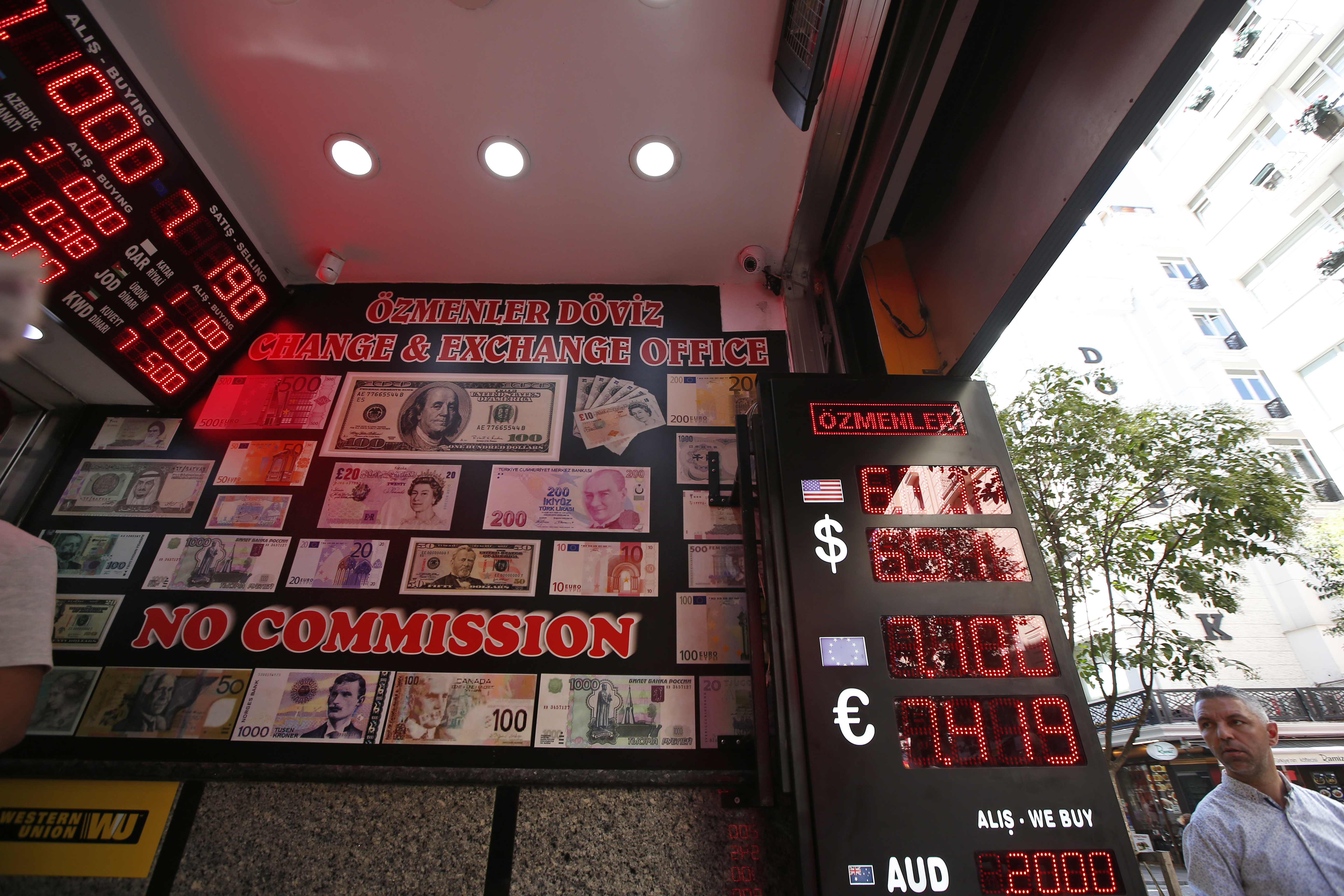 ap_18226532549149.jpg ap_18226532549149.jpg