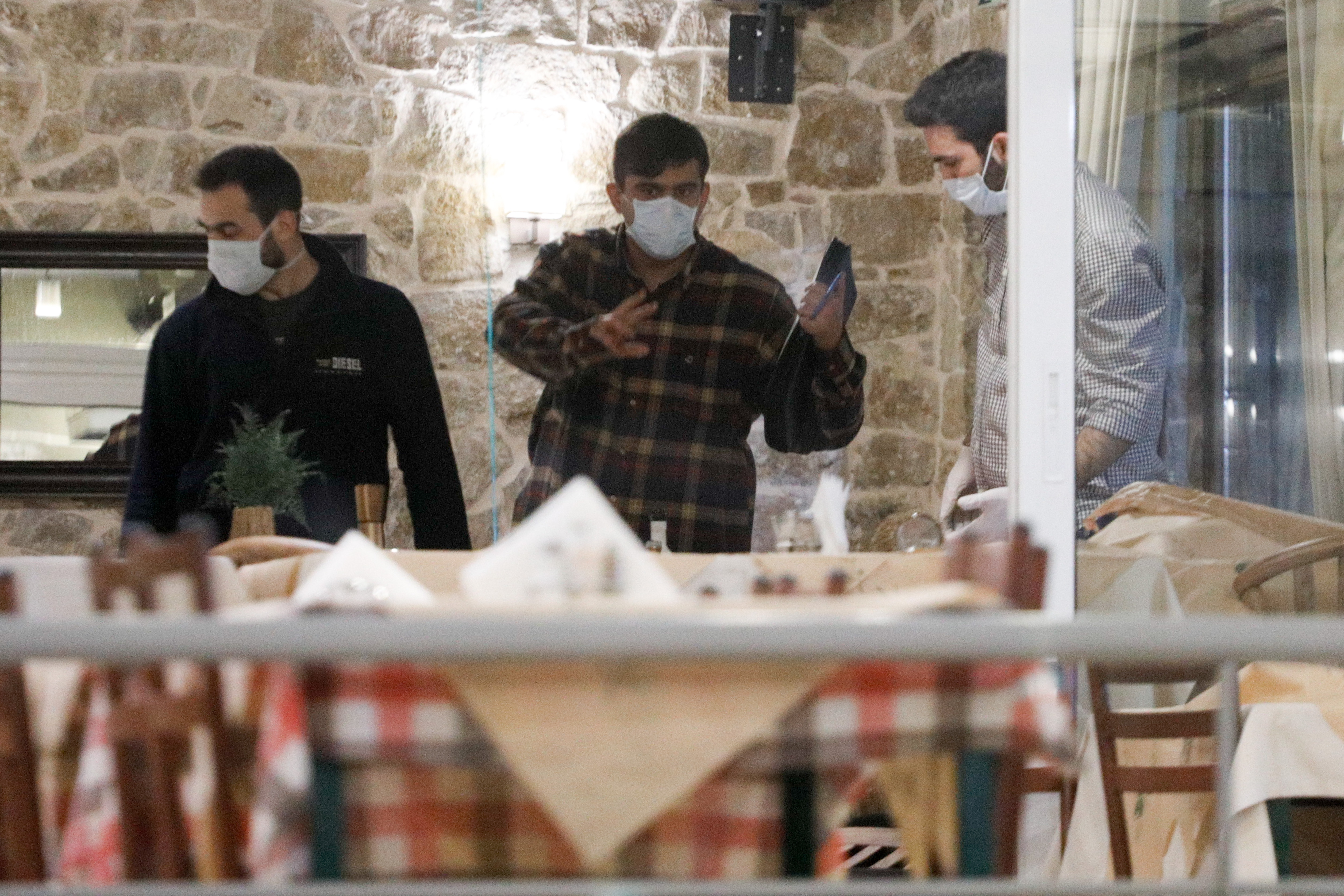 Ο πόλεμος των Σκάλιαρι με τους Καβάτσκι έφτασε μέχρι τα Βλάχικα στη Βάρη (eurokinissi)