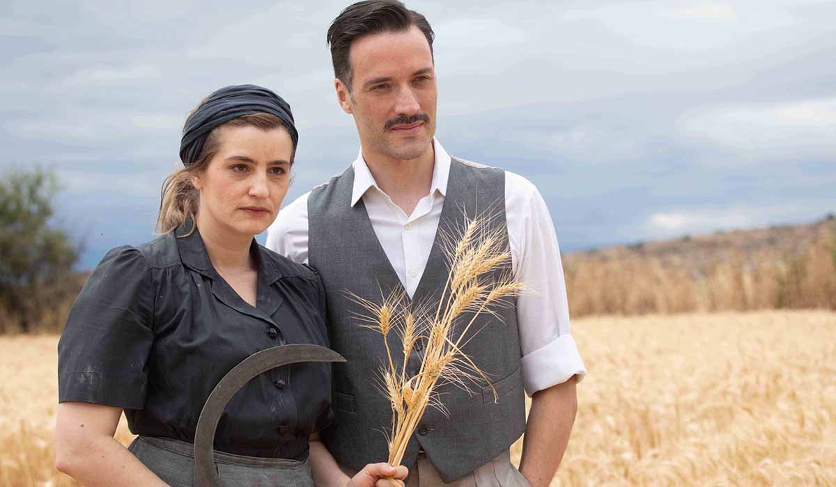 agries-melisses1_-1-1-1.jpg agries-melisses1_-1-1-1.jpg