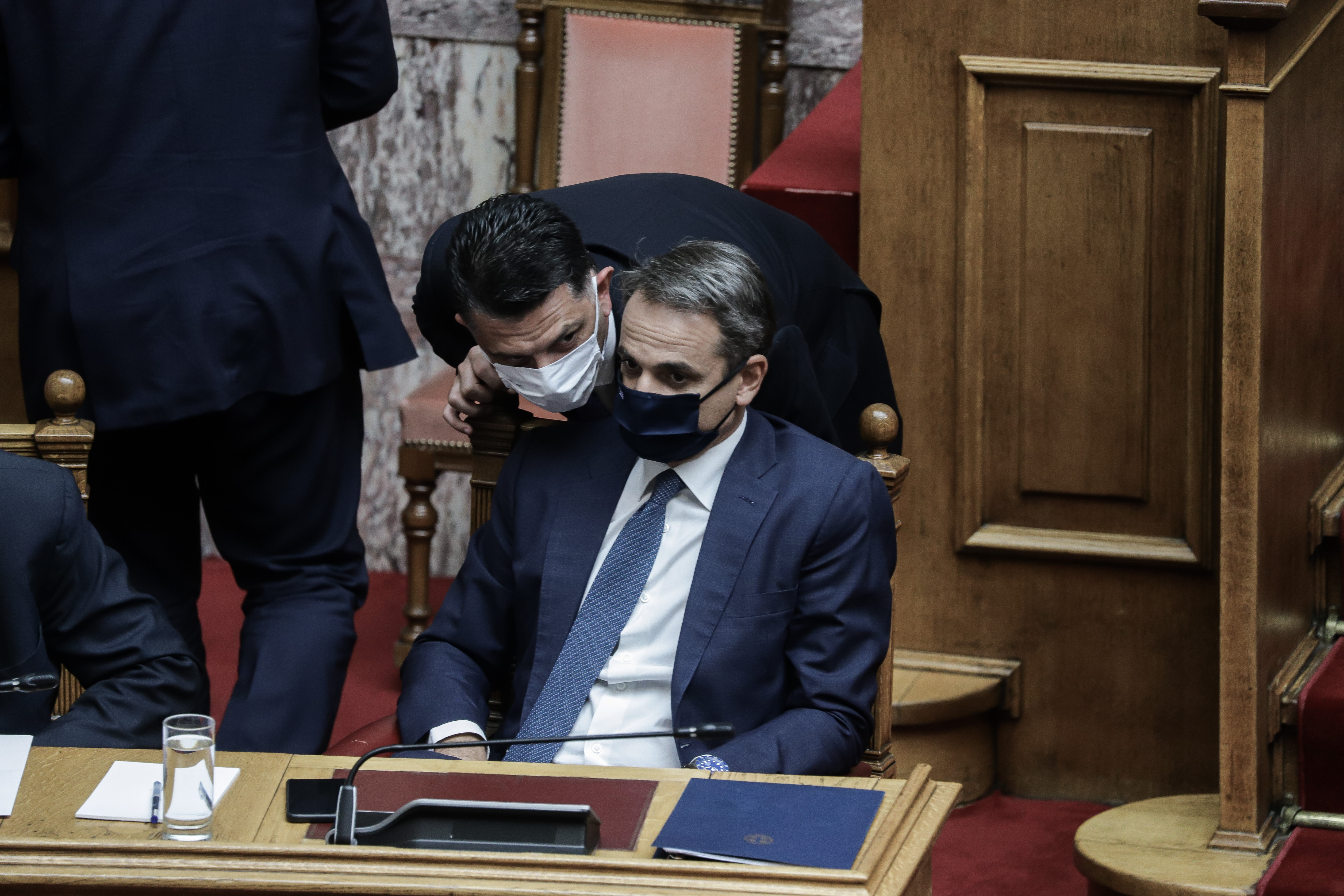 vouli5.jpg vouli5.jpg