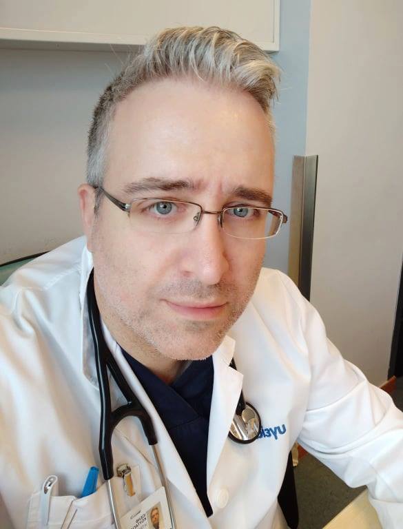 giatros.jpg giatros.jpg