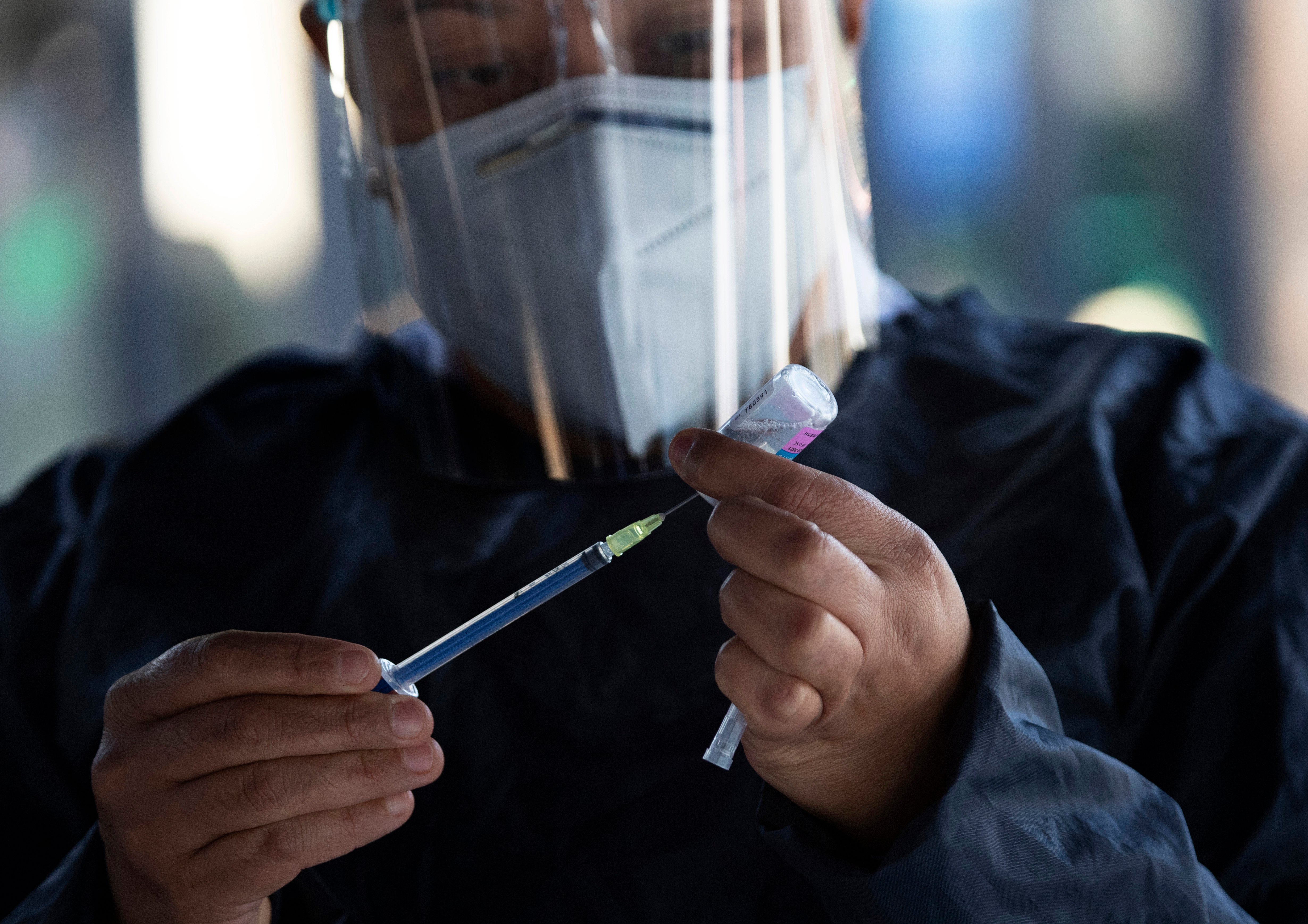 Κορονοϊός: Εμβόλιο μέχρι τον Δεκέμβριο; Το μυστικό mail και πού βρίσκονται τώρα οι έρευνες