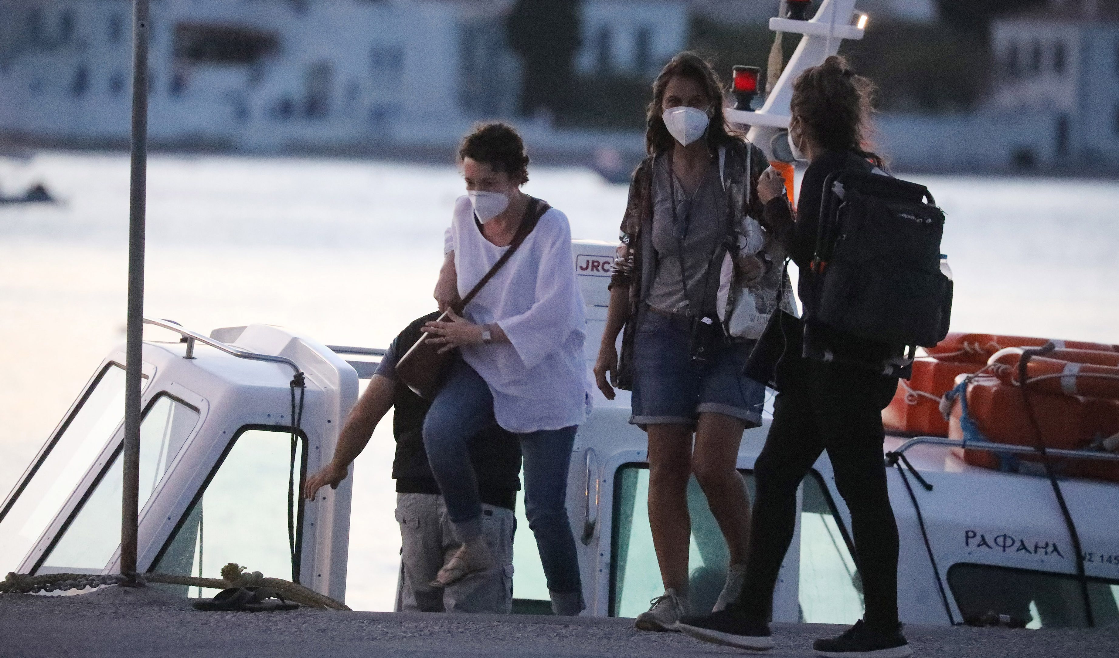 7397_olivia_colman_12102020_1.jpg 7397_olivia_colman_12102020_1.jpg